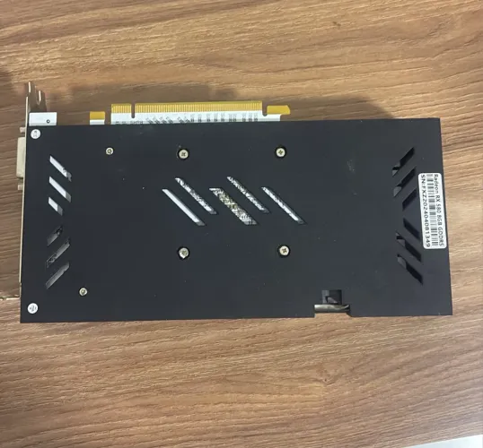 RX 580 COM ARTEFATO