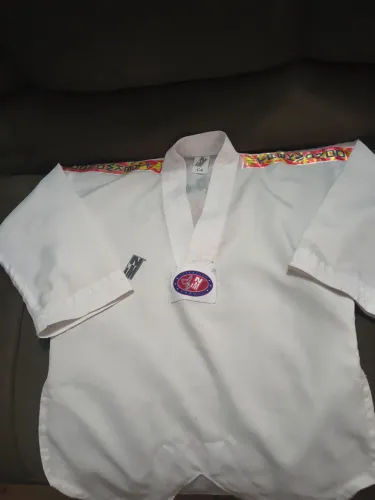 Dobok infantil para Taekwondo