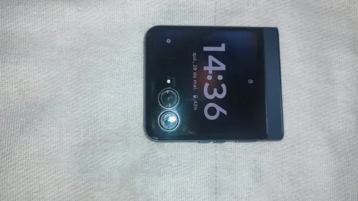Telefone razr 60 256 gb telefone muito bom 2.400$