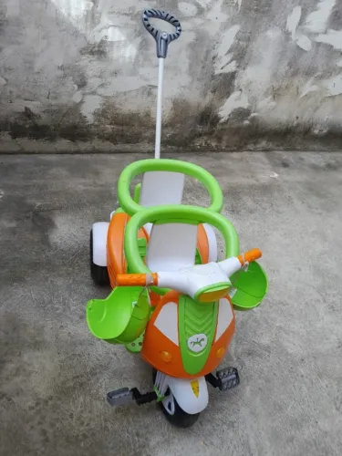 Carrinho de passeio novíssimo, duplo, para gêmeos. Contato *87