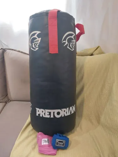 Saco de pancada PRETORIAN + 2 Faixas para luta.