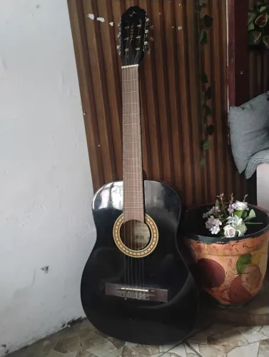Violão aceito 230