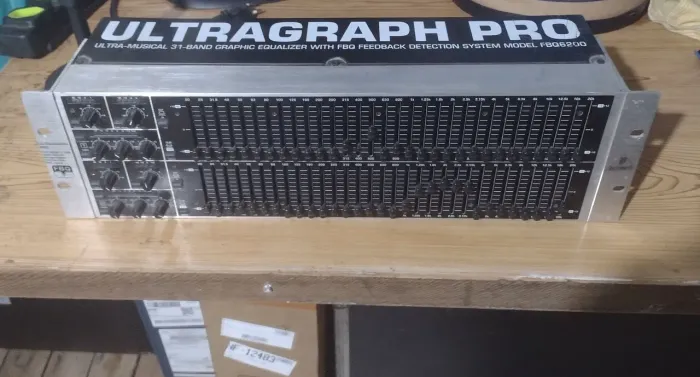 EQUALIZADOR PROFISSIONAL  BEHRINGER 