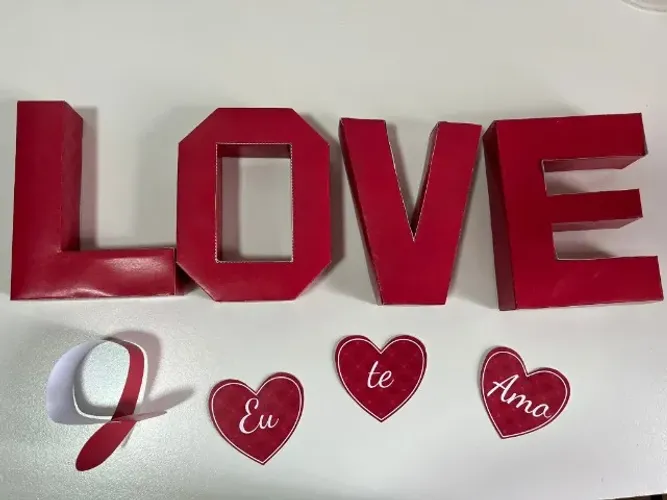 Kit Decoração Romântica - Letras 3D LOVE + Pétalas + Corações + e mais