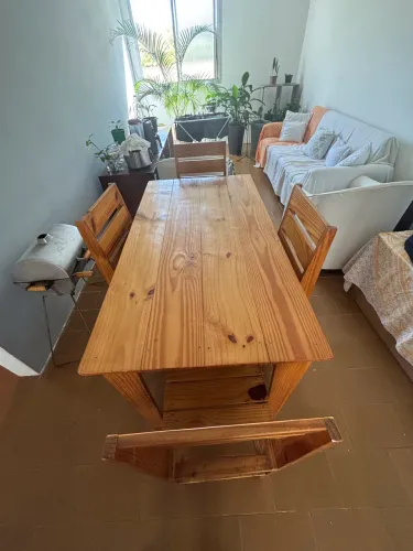 Vende-se mesa
