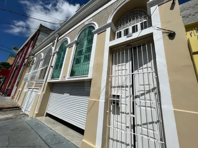 Ponto Comercial para Locação no Reduto, Belém-PA: Espaço de 220m² para o Seu Negócio!