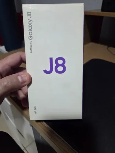 Samsung Galaxy J8 64GB - Octa Core / 4GB RAM - Impecável na Caixa!
