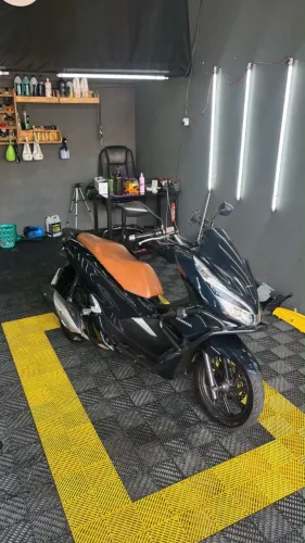 Vendo Honda PCX 150 cc em excelente estado