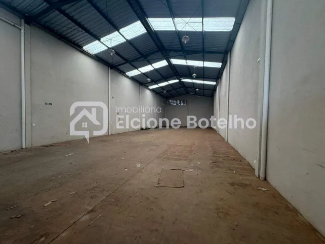 Galpão para aluguel, 2 vagas, TIBERY - Uberlândia/MG