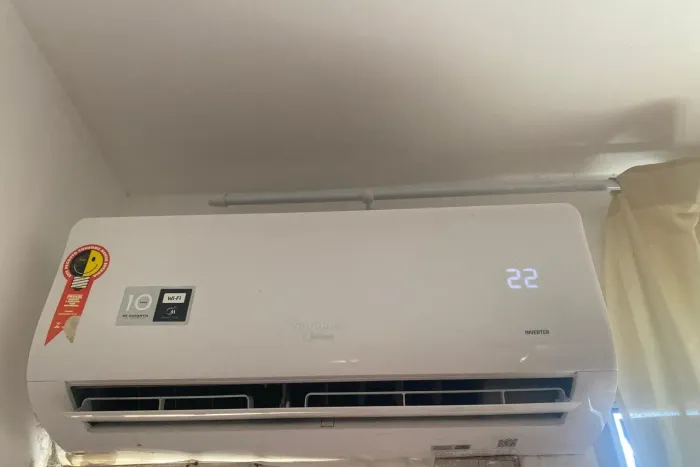Ar-Condicionado Springer Midea Inverter 9.000 BTUs 220V - Completo com Controle