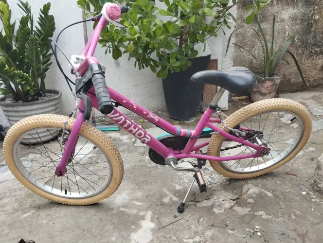 Bicicleta infantil aro 16 com suporte para parede