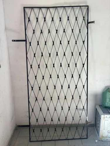 Grades, porta e janelas