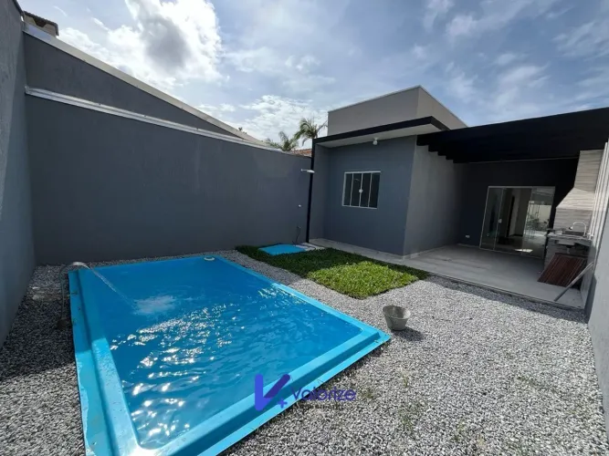 Casa com suíte nova na praia Pontal do Pr