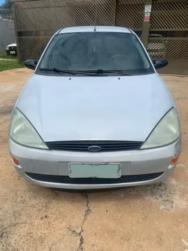 Ford Focus 1.8 16V 5P 2003