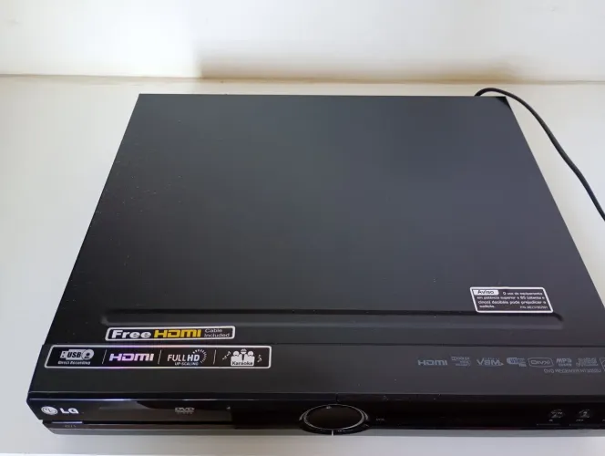 Vendo Home Theater LG modelo HT305SU