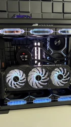 PC GAMER RYZEN 7700x & 32 GB DDR5 & RTX 4070 TI