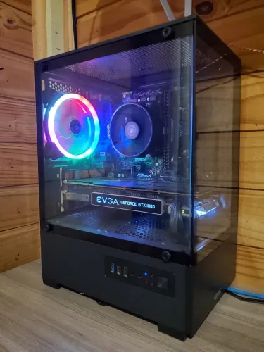 PC Gamer - Ryzen 7 / GTX 1080 / 16gb RAM