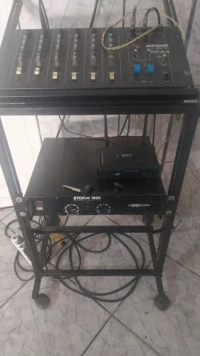 Mesa de 6 canal com amplificador