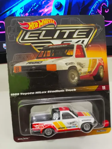 1989 Toyota Hilux Stadium Truck Hot Wheels Premium 