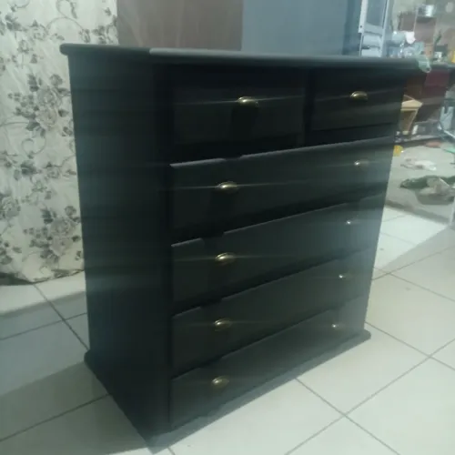 Comoda com 6 gavetas de madeira 