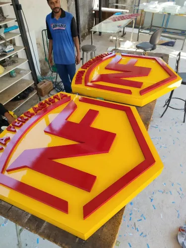 Fachadas em ACM e Letras Caixas 