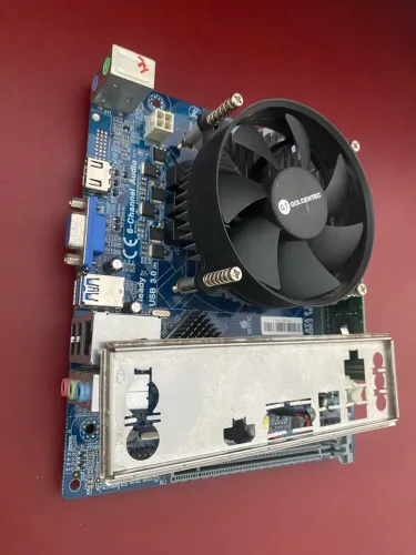 Kit placa mãe i3 4 RAM PC