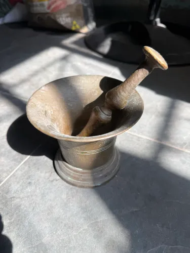 Pilão de bronze antigo
