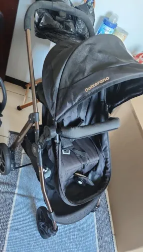 Carrinho de bebê mais bebê conforto 