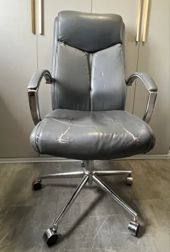 Cadeira de Escritório Presidente Giratória com Relax Evergreen Cinza