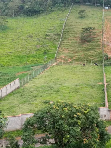 Chácara no Santa Cruz 2 em Volta Redonda murada e cercada com 3.400m2.