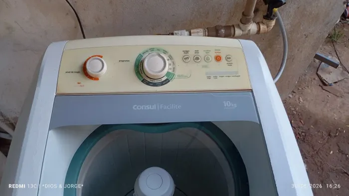 Vende-se máquina de lavar roupas faz tudo 10 quilos 