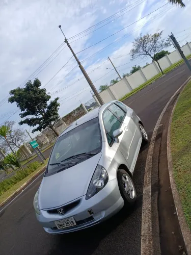 Honda Fit EX/ S 1.5/ EX 1.5 Flex 16V 5P Mec. 2005