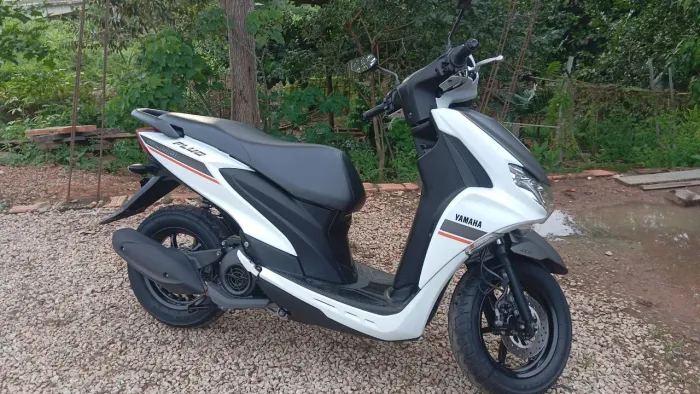 VENDO MOTO YAMAHA FLUO 125