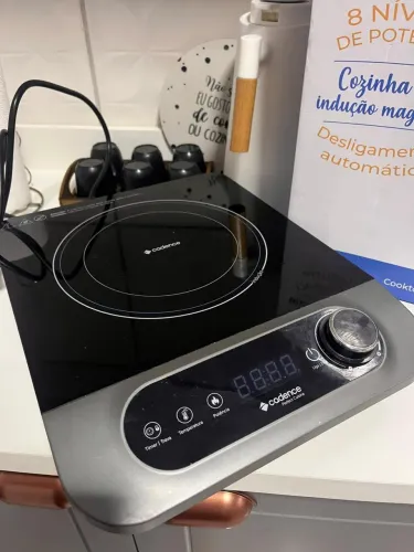 Fogão por indução elétrico