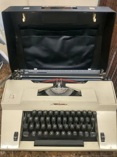 Máquina de Escrever Remington 33 