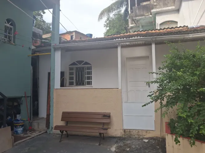 Alugo casa na Engenhoca