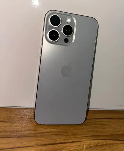 iPhone 15 Pro Max ( Somente celular )