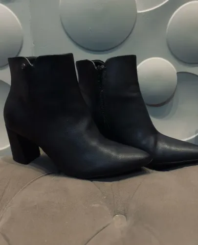 BOTA PRETA CANO CURTO - PICCADILLY 