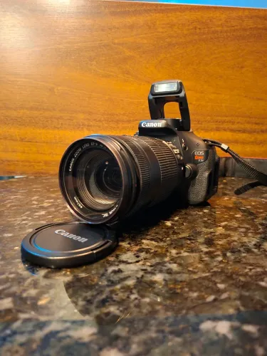 Canon T3i - Câmera Fotográfica Profissional