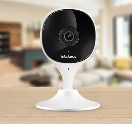 Câmera Wi-Fi Inteligente Intelbras c cartão de 32gb
