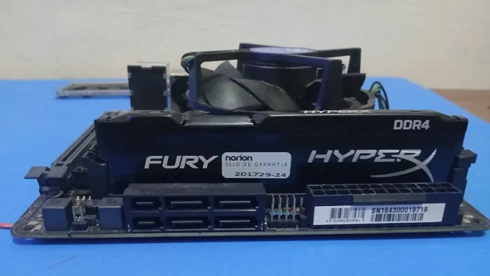 Placa Mãe Gigabyte GA H170N - R$ 550,00