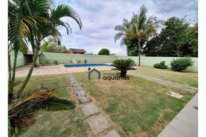 Casa com 3 dormitórios para alugar, 260 m² por R$ 10.250/mês - Parque Mirante Do Vale - Ja