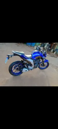 Vendo FZ25 em dias no geito de tranferir