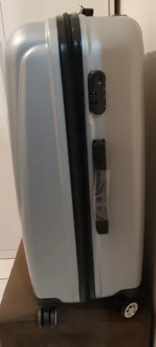 Vendo mala 28 kg nova.
