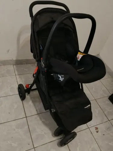 Carrinho de bebe + bebe conforto
