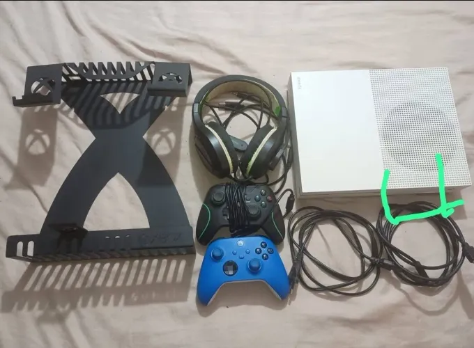 Xbox One S 