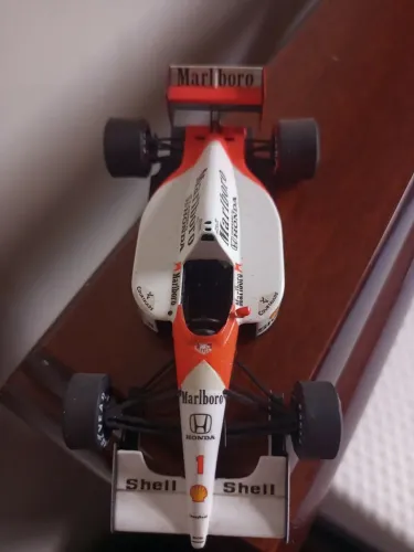 Miniatura McLaren 1991 - Ayrton Senna - 1/43 - Usada
