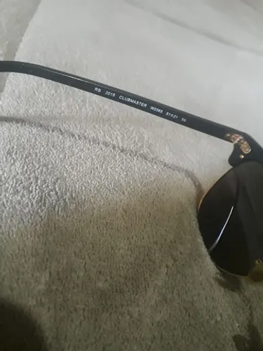 Óculos ray ban sunglass CLUBMASTER CLÁSSICO<br><br> modelo: RB3016L W0365 51-21<br><br>