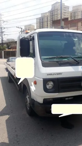 Vw 8160 e plataforma de guincho ano 2014
