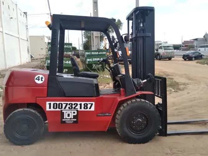 Empilhadeira 4T
